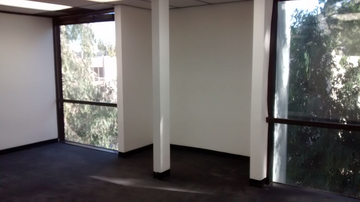 STYLISH, PRIVATE OFFICES. FLEXIBLE LEASE TERMS. PROFESSIONAL ATMOSPHERE.